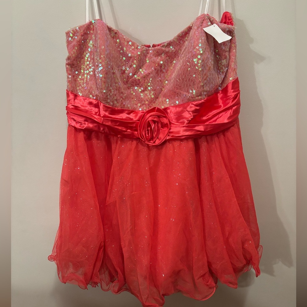 NWT DEB SEQUIN ROSETTE PROM DRESS